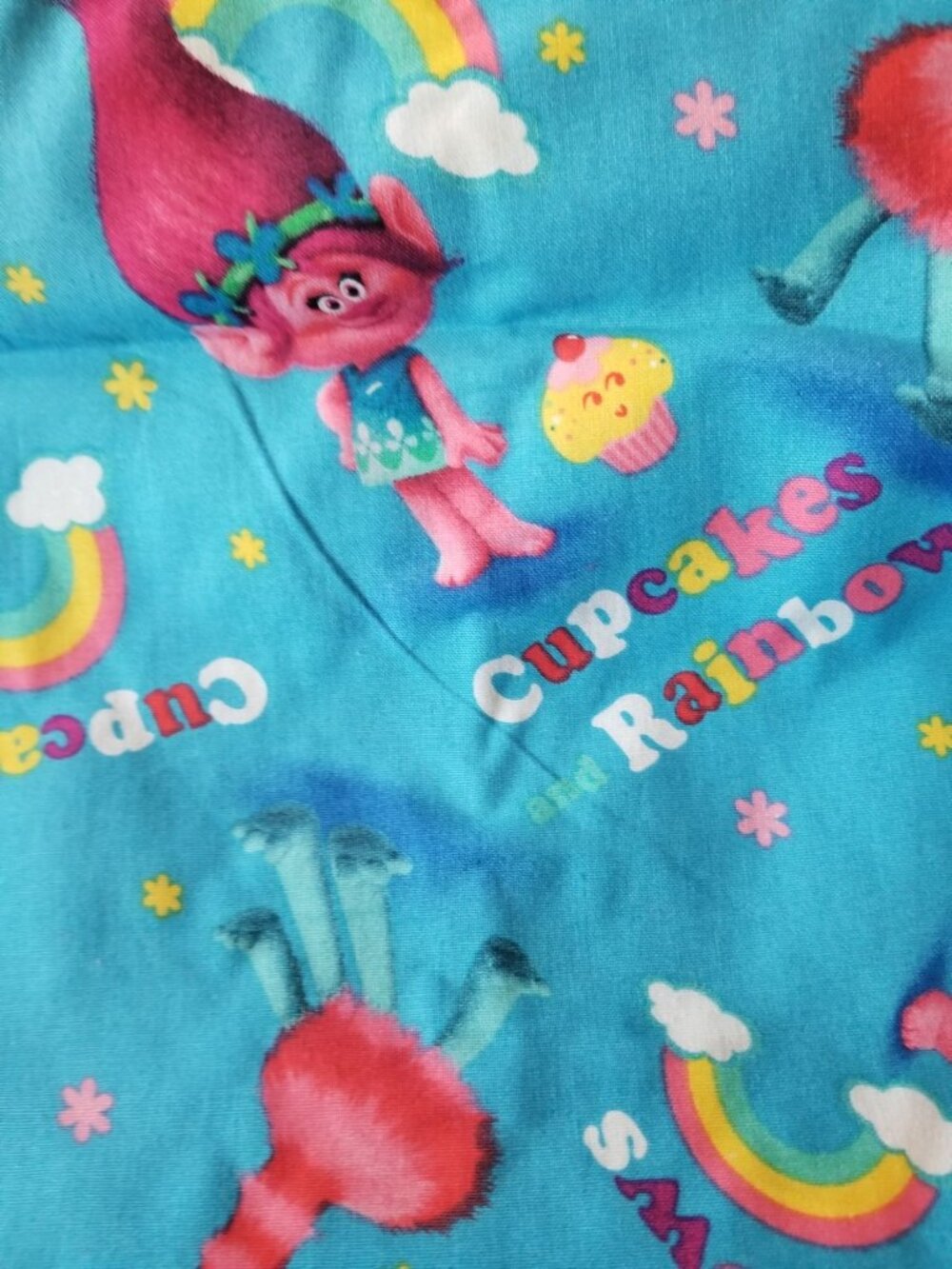 Material Blue Troll Spring Creative Products Fabric  Rainbow Cupcakes  44" x 36"